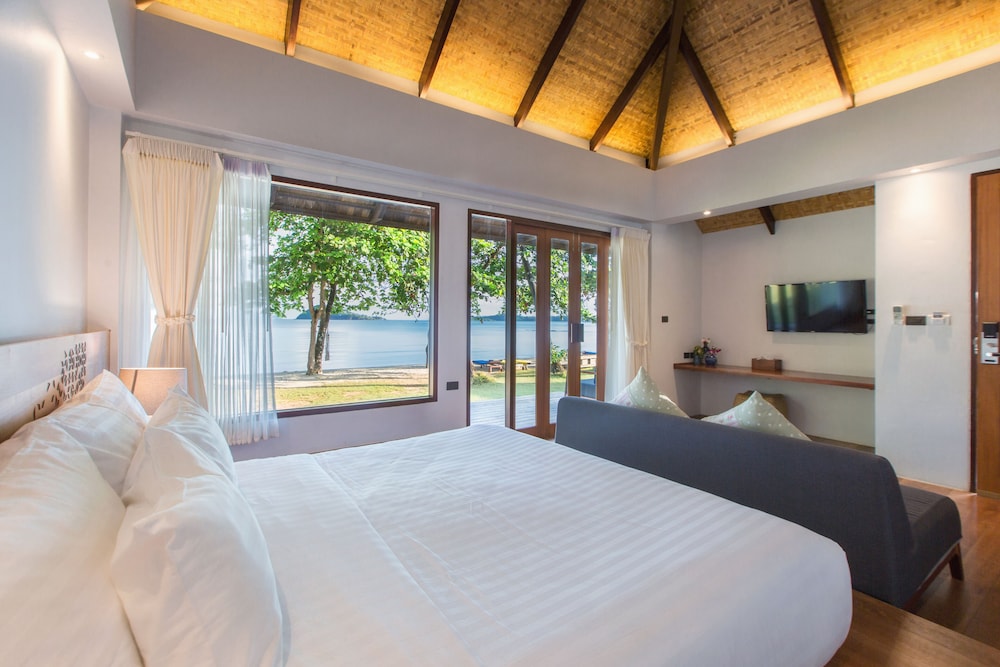 Deluxe, Villa, King Bed, Beach Front