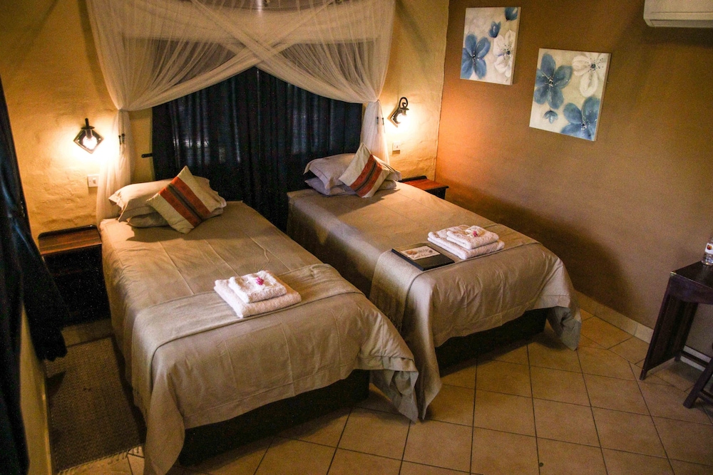 Island Safari Lodge 8/50