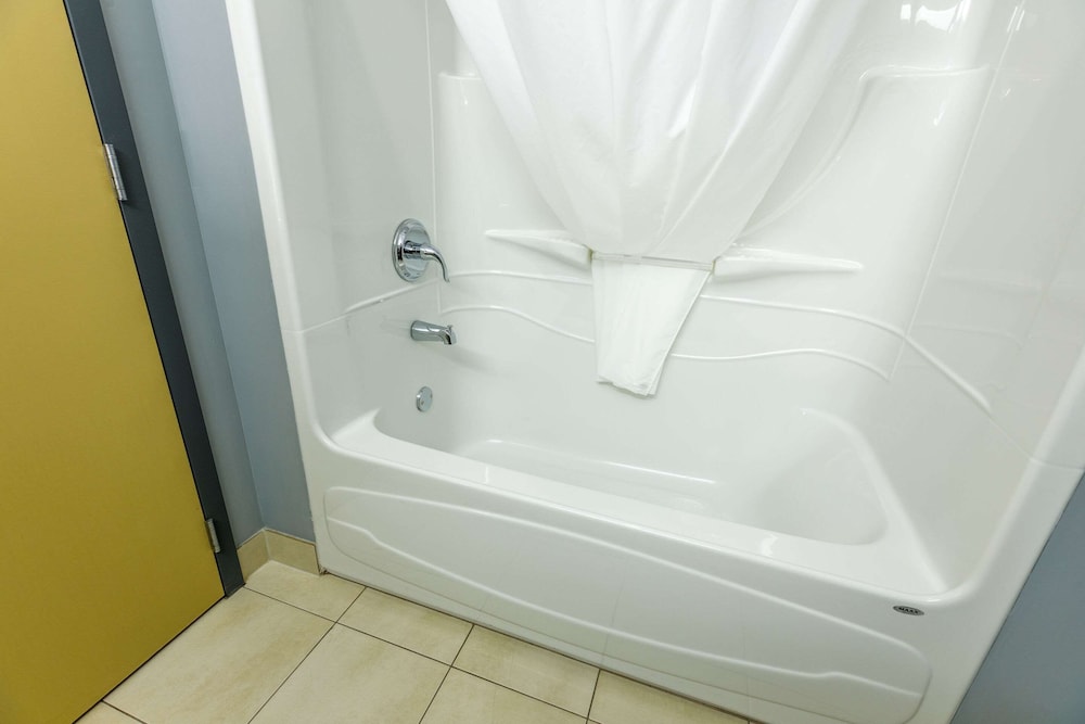 Upgrade, Suite, King Bed
