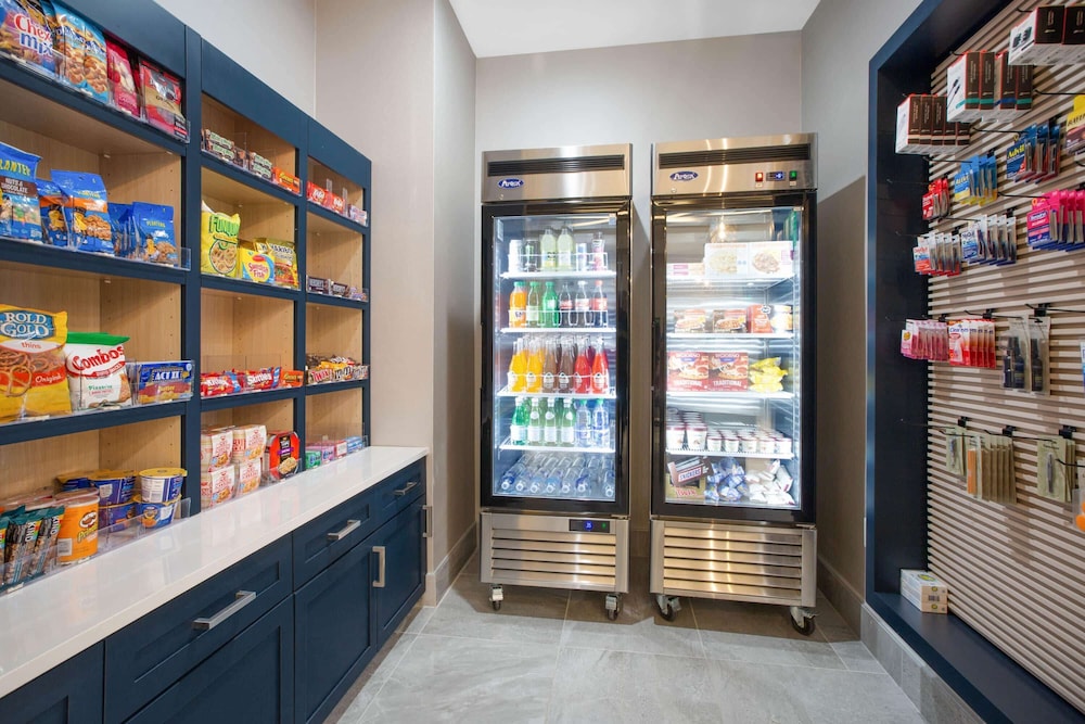 La Quinta Inn & Suites by Wyndham Manassas, VA- Dulles Airport 2/20
