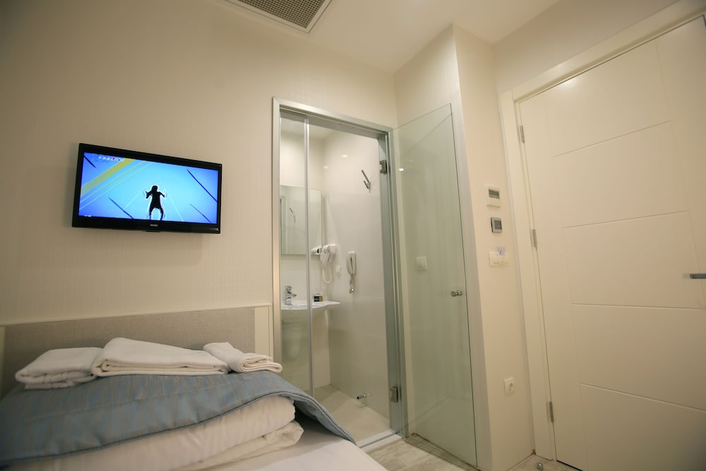 Rawda Hotel Bakirkoy 18/24