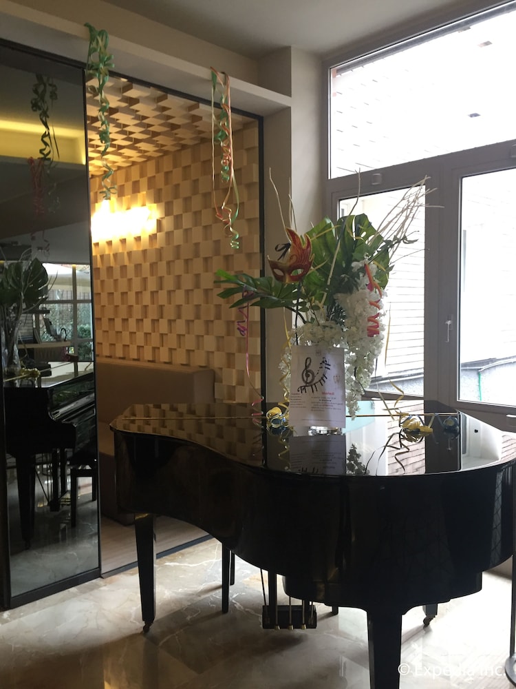 Hotel Lombardia 50/64