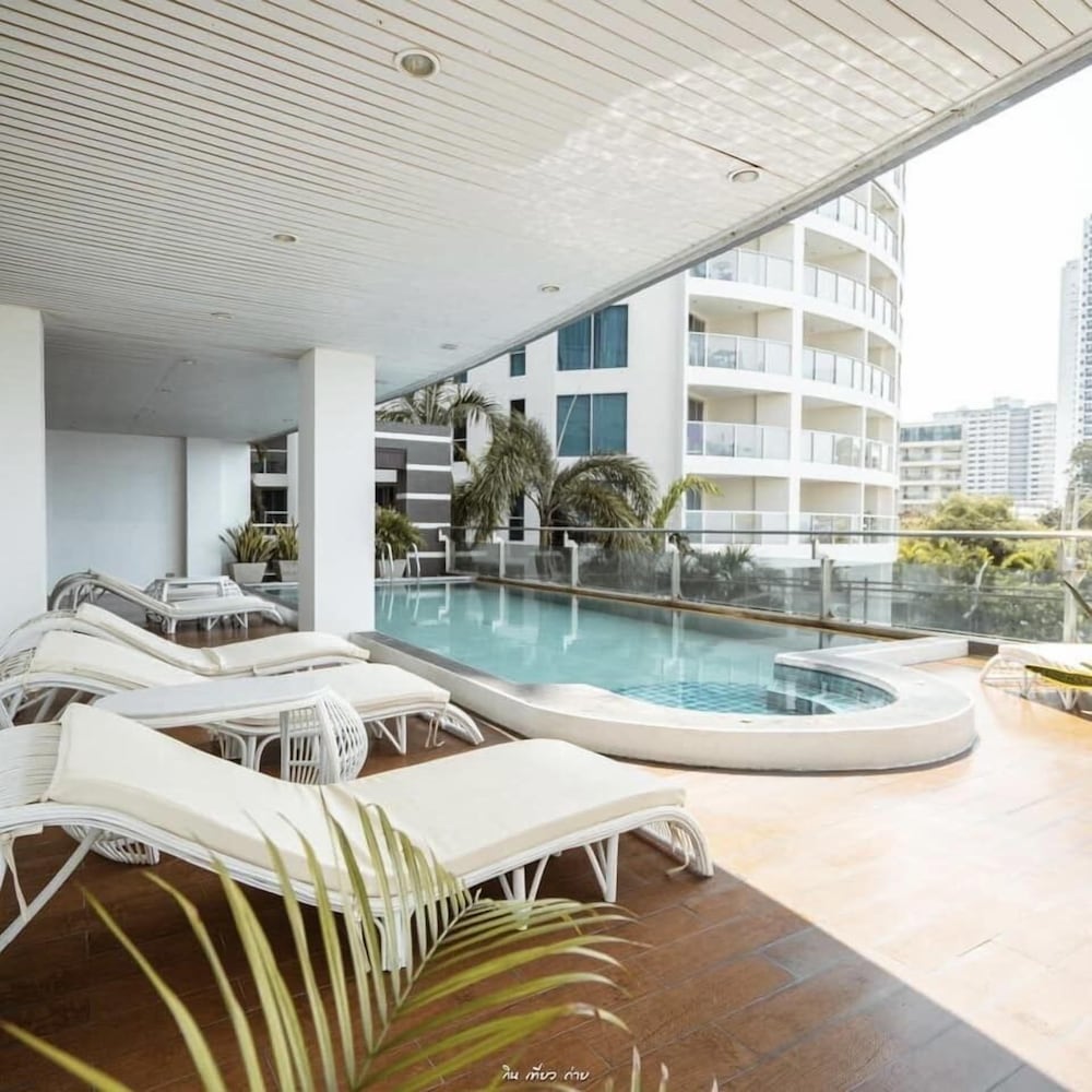 Royal Beach View 32/71