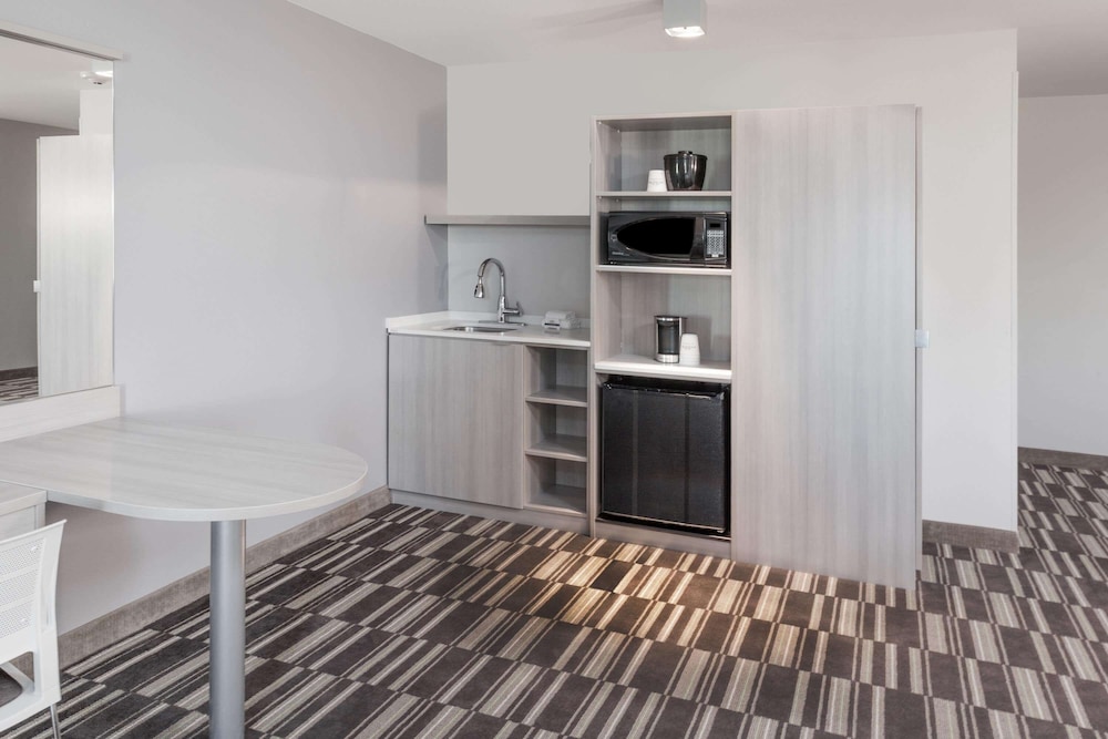 Microtel Inn And Suites By Wyndham West Fargo 5/28