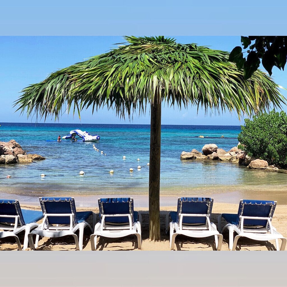 FRANKLYN D. RESORT AND SPA 47/50