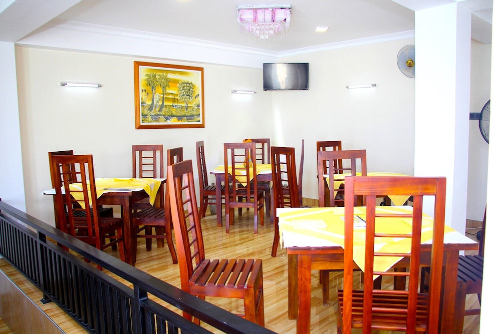 Queens Beach Hotel 27/50