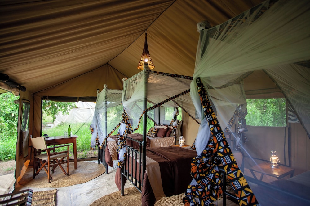 Gnu Mara River Camp 15/50