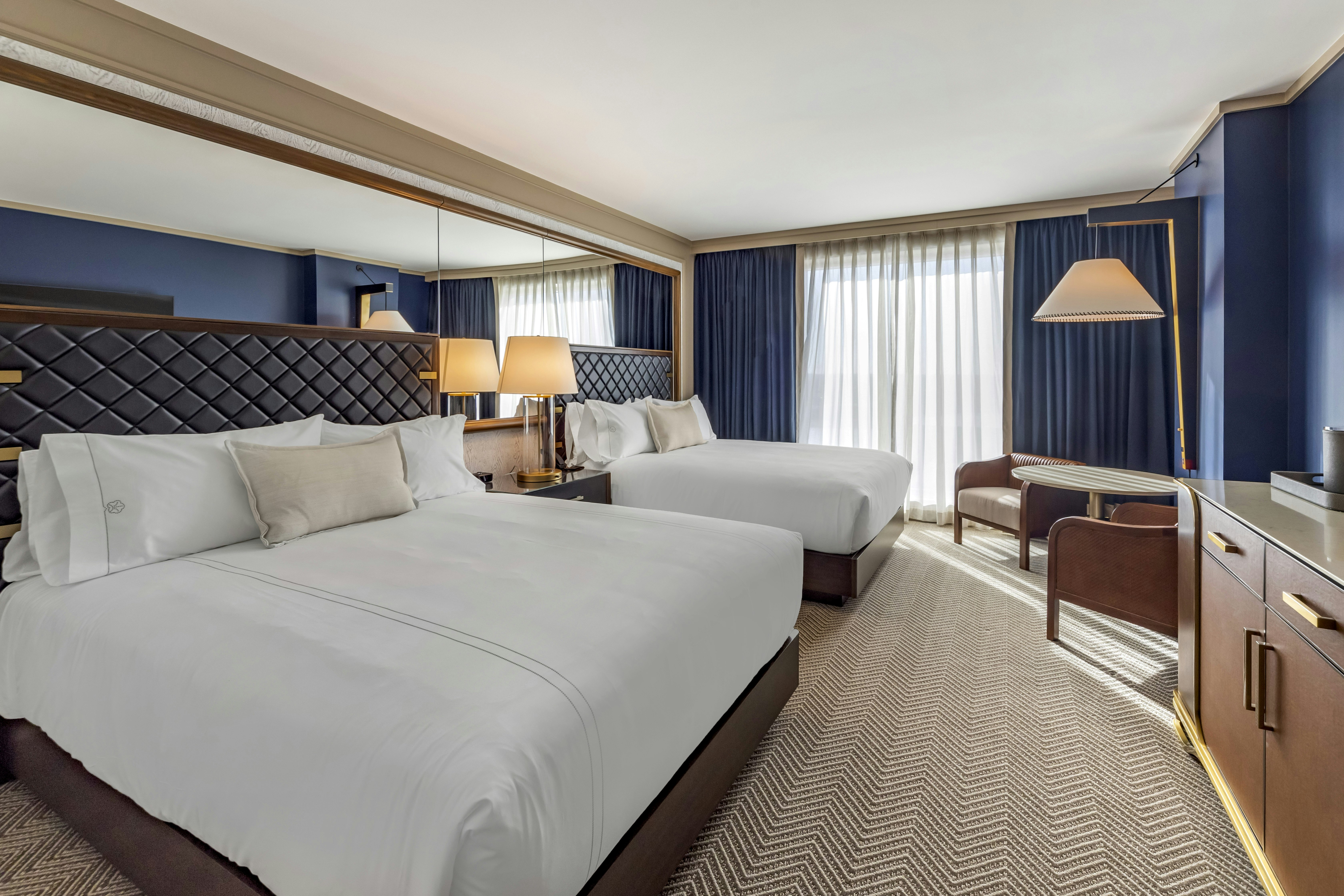 PREMIER, 2 QUEEN BEDS