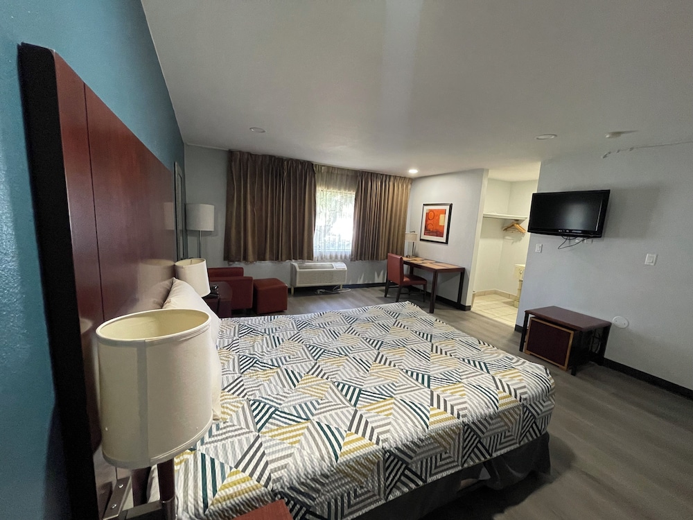 Portside Inn & Suites 26/58