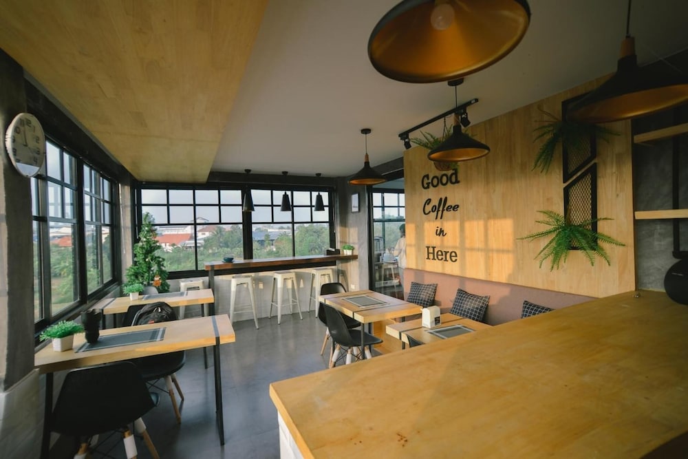 The Cozy Hotel 30/50
