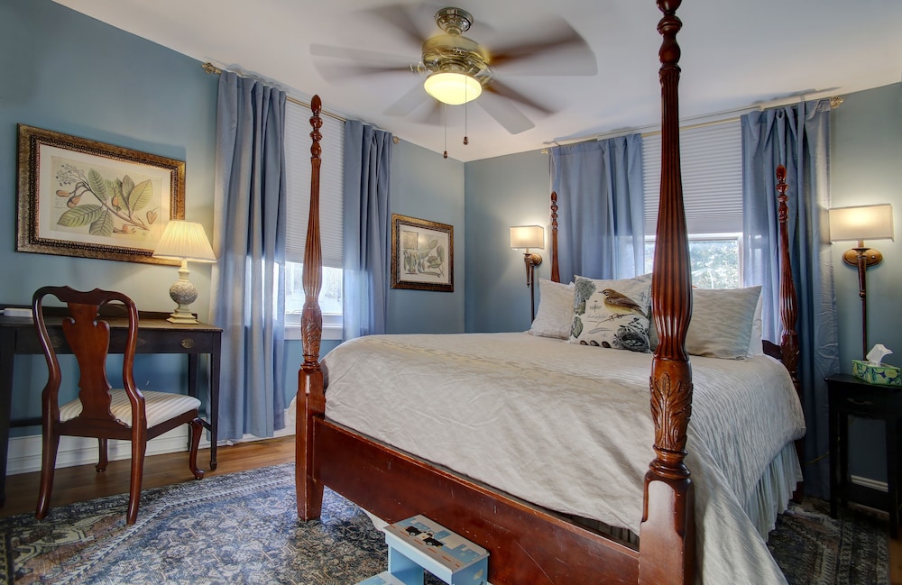 Azalea Inn and Villas 27/71