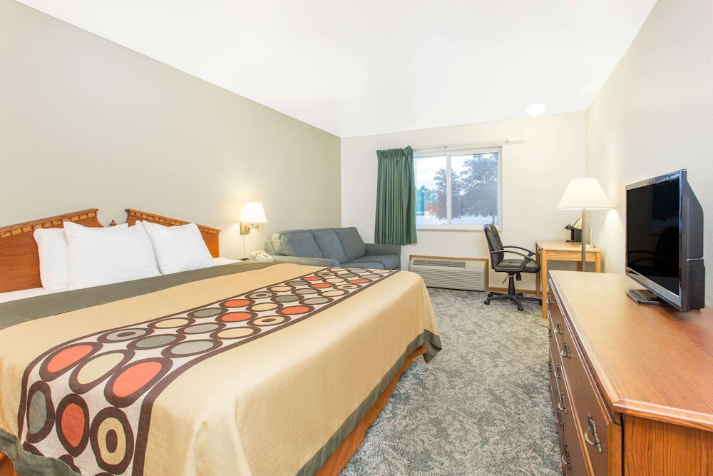 Super 8 By Wyndham Escanaba 16/39