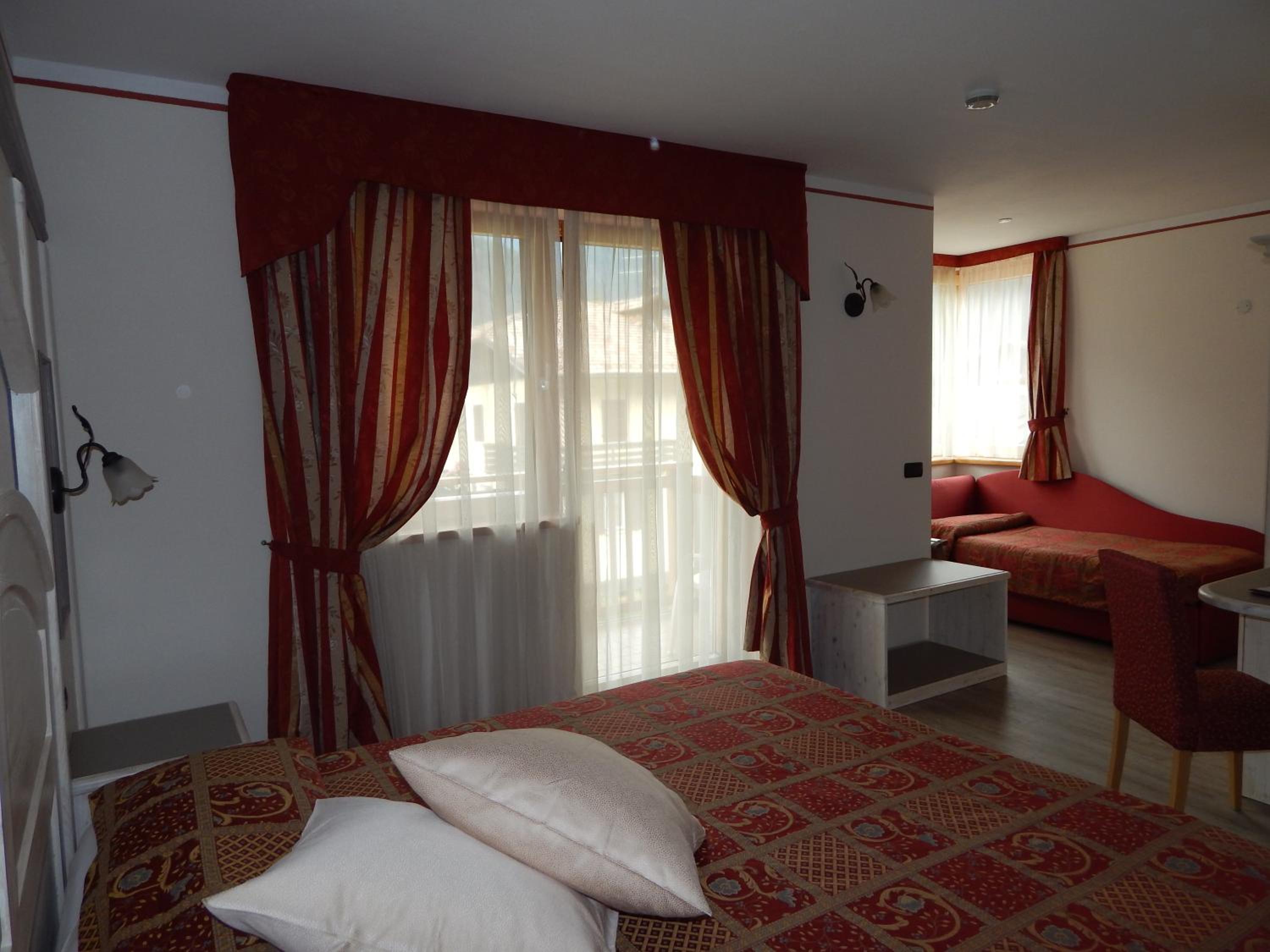 Junior Suite, Deluxe