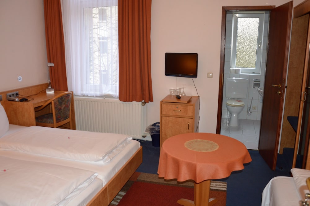 Steen S Hotel 25/36