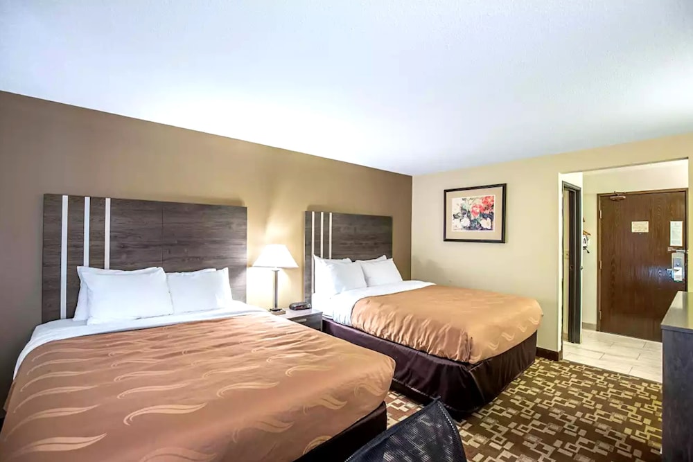 COMFORT, 2 QUEEN BEDS