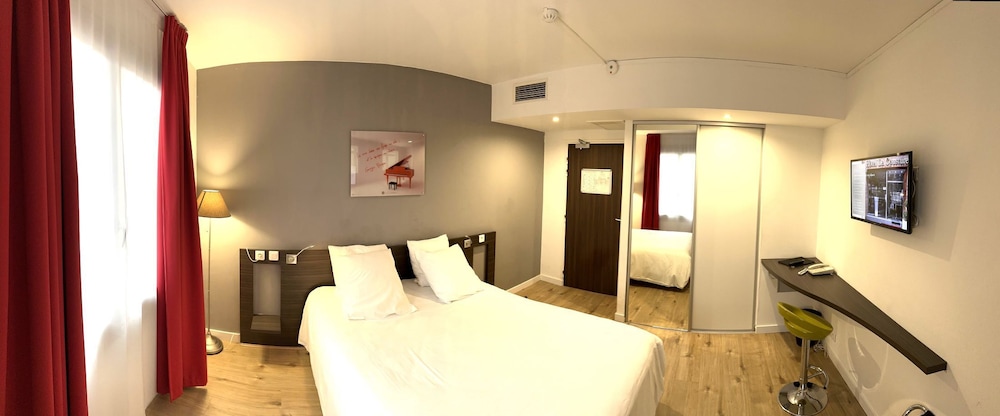 HOTEL LE COUSTURE 7/24