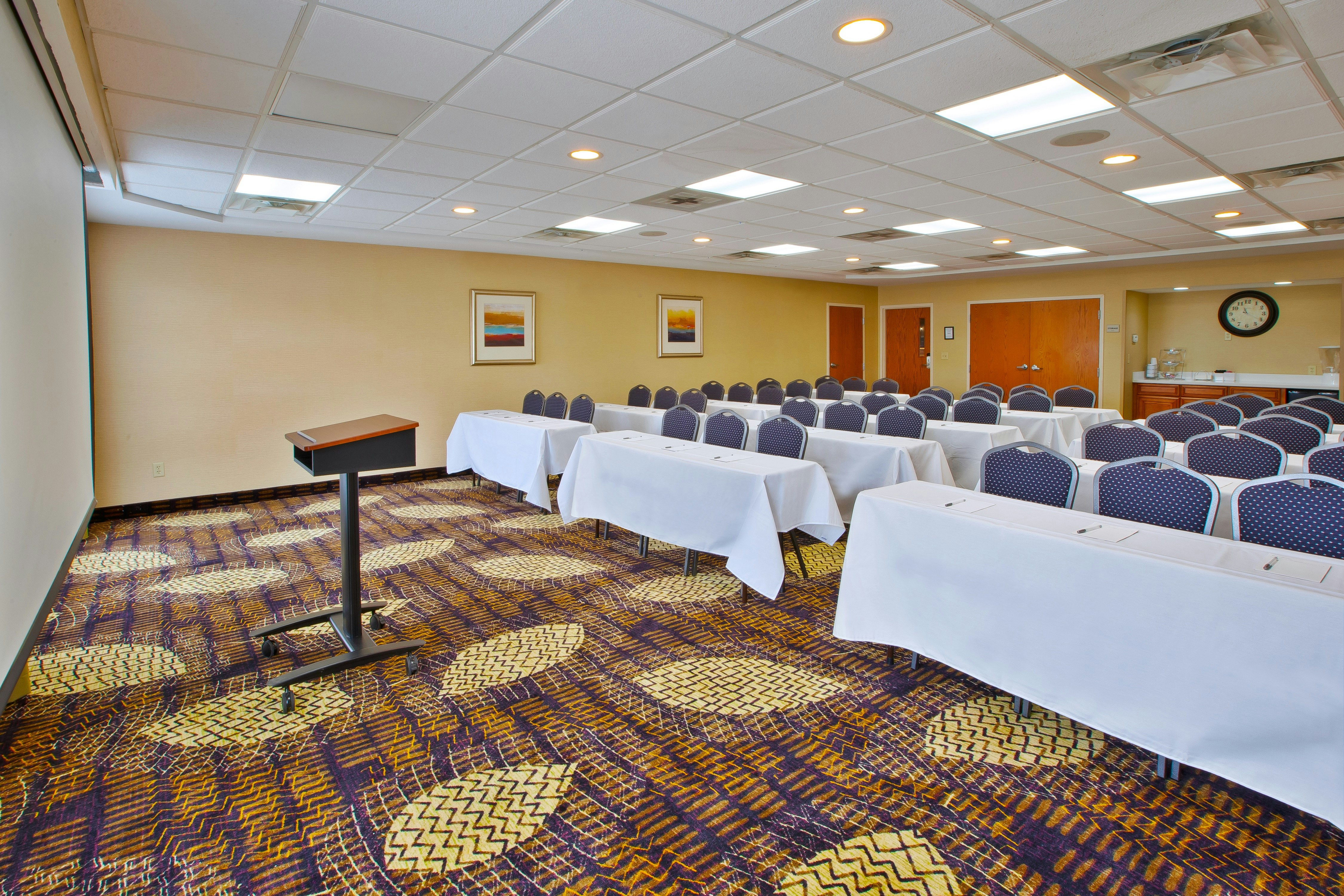 Hampton Inn by Hilton Commerce Novi 45/47