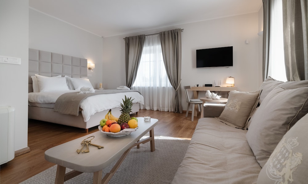 Porto Vecchio Spetses Luxury Suites 7/43