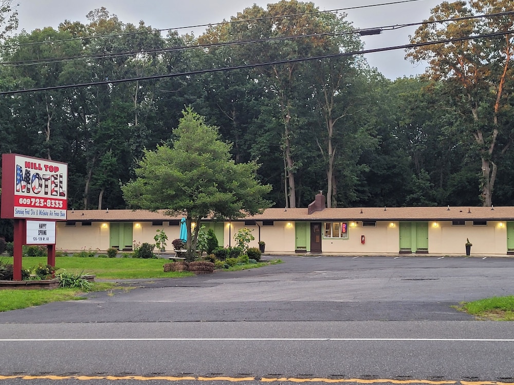 Hill Top Motel 2/48