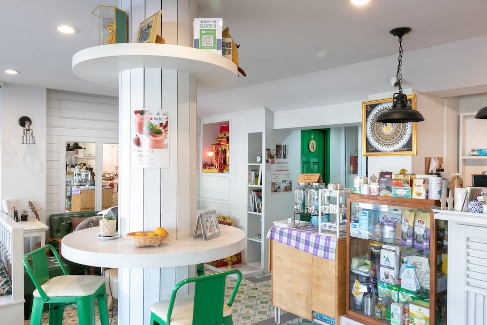 Ratana Boutique Hostel 10/18