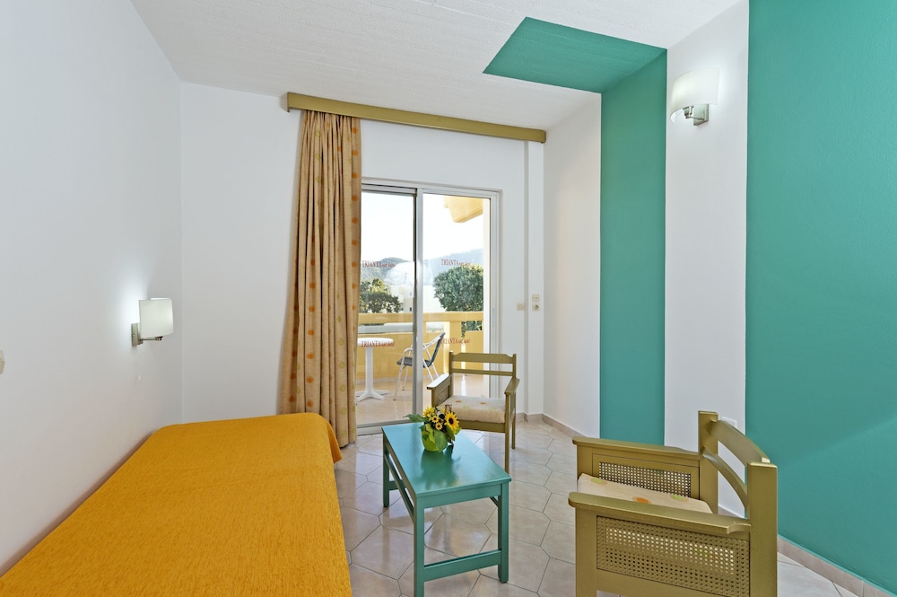 Trianta Hotel Apartments 20/33
