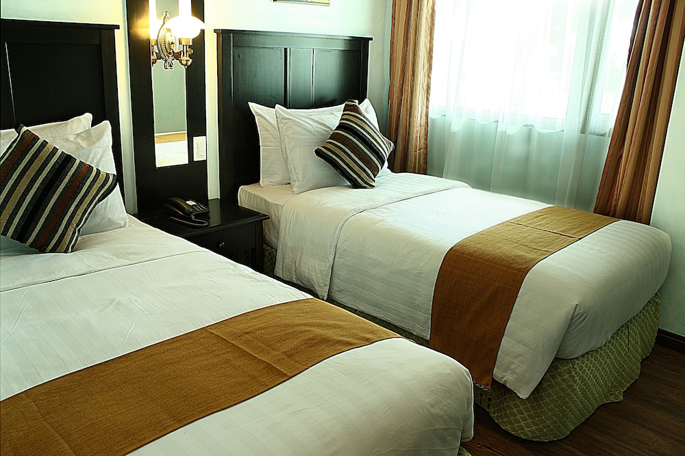 Lee Boutique Hotel 11/74
