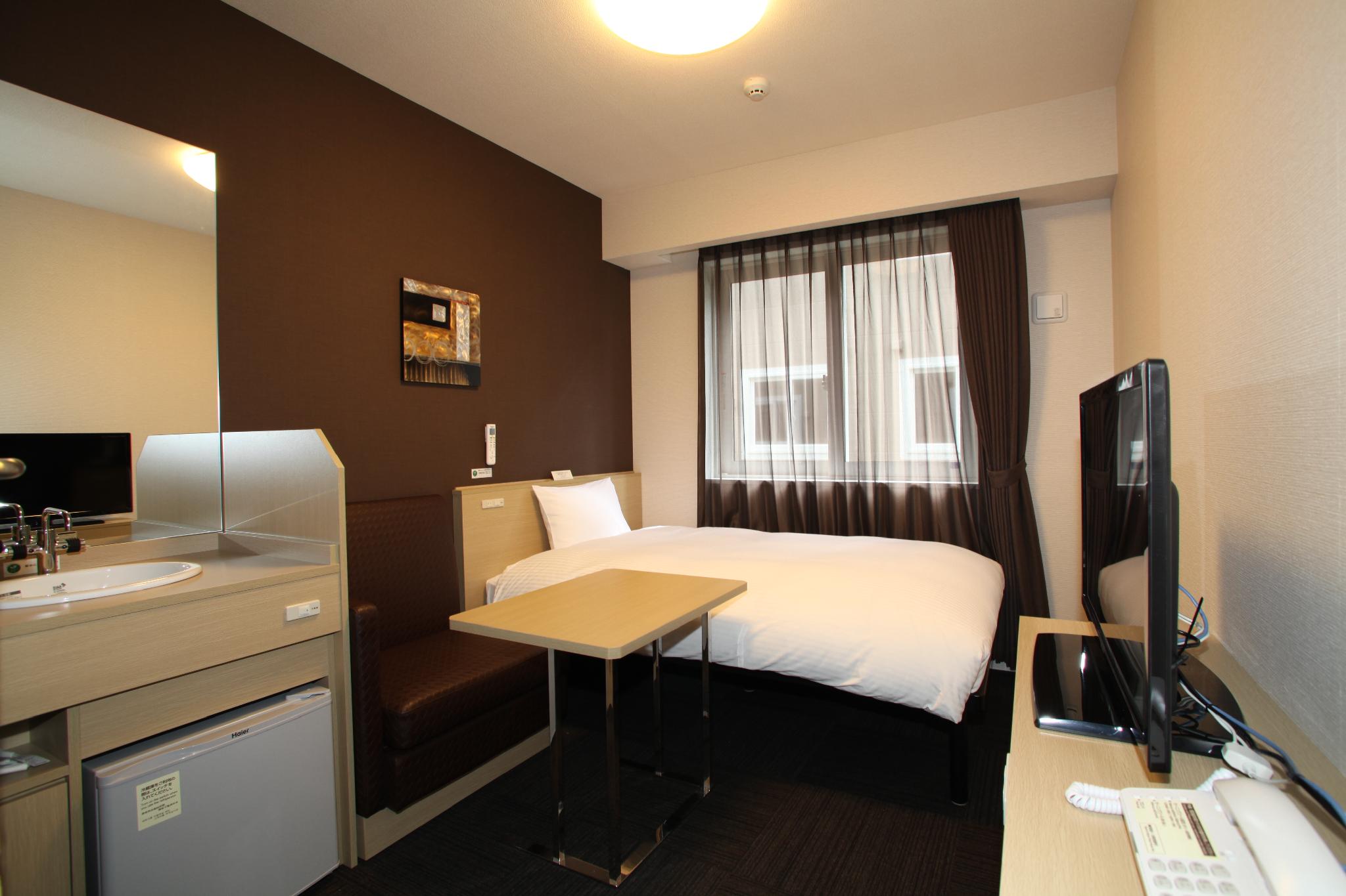 Room, Single, No Bathroom, Smoking