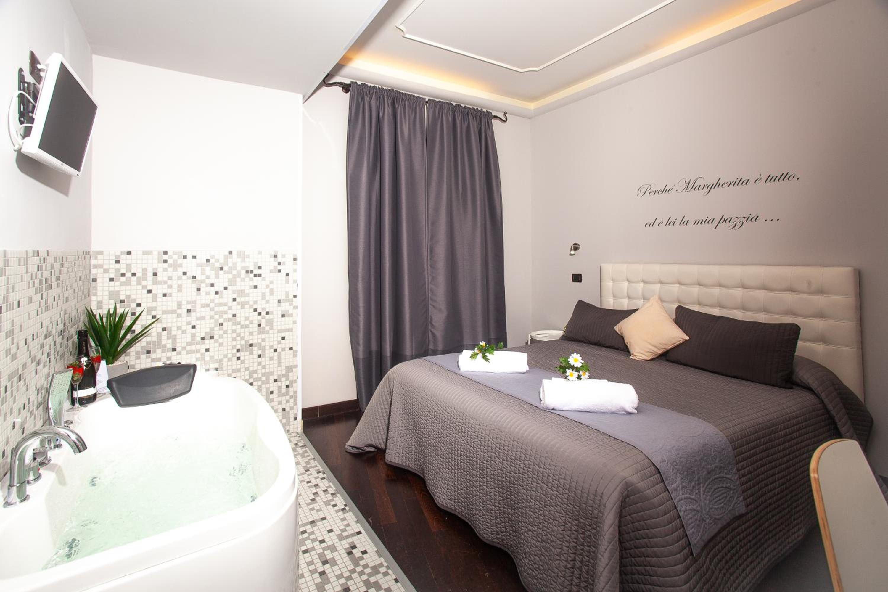 Deluxe, Bathtub