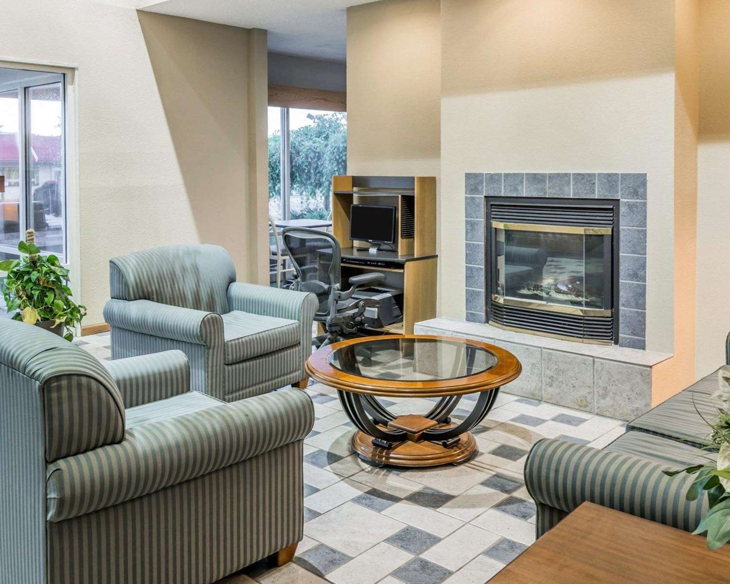 Quality Inn Kalamazoo near Wings Stadium 28/40