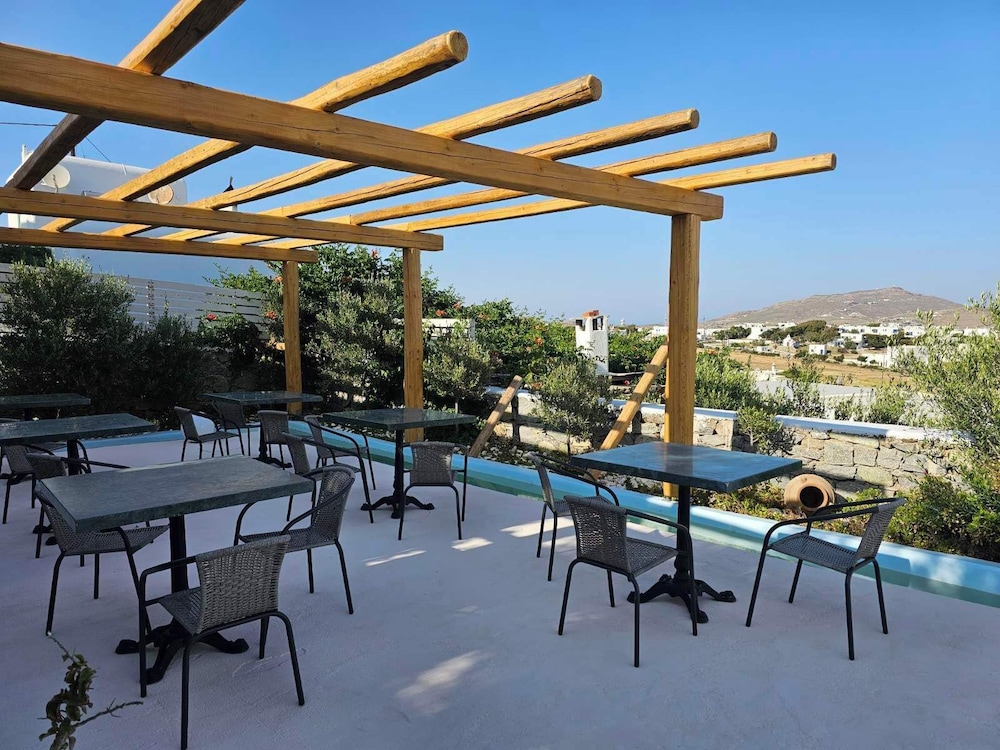 Mykonian Breeze 23/50