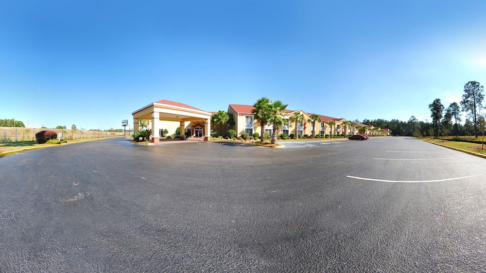 Comfort Inn & Suites Walterboro I-95 8/63