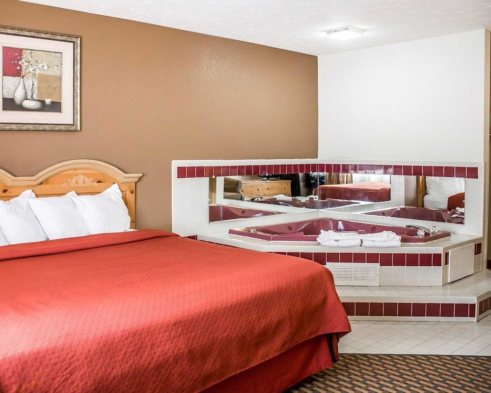Quality Inn Elyria 17/35