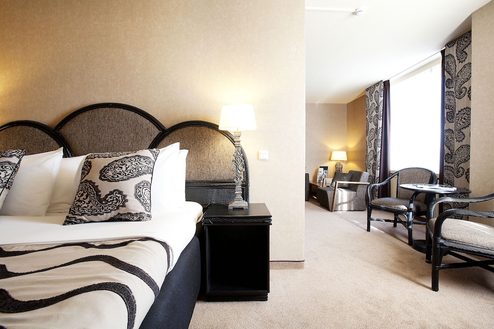 Carlton Oasis Hotel 25/69