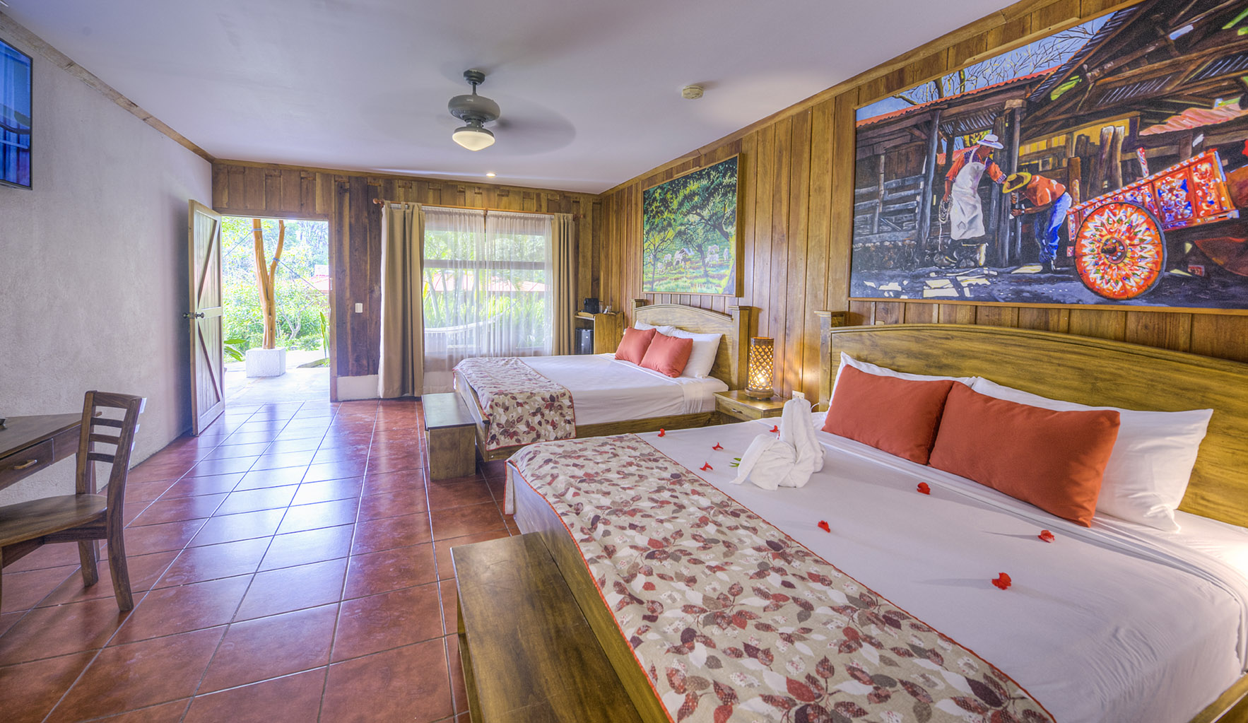 Legacy Suite - King Bed، Hacienda Guachipelin Hotel 2/3