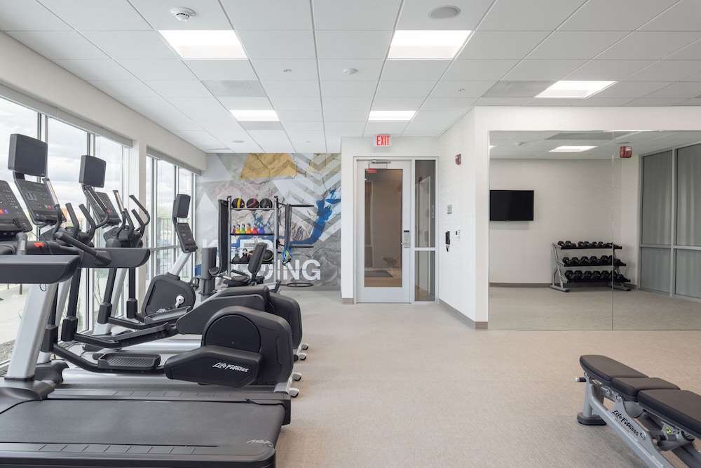 SpringHill Suites by Marriott Tucson at The Bridges 24/36