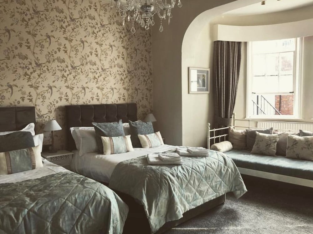 The Queens Hotel Lytham 16/64
