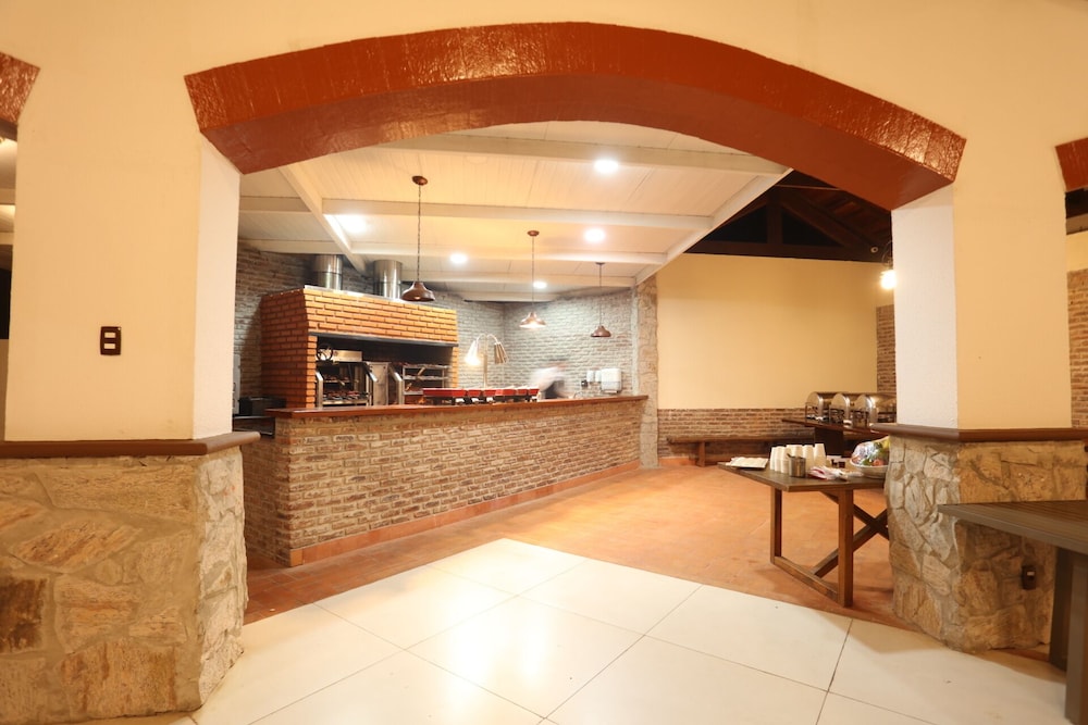 Taua Resort & Convention Caete 6/45