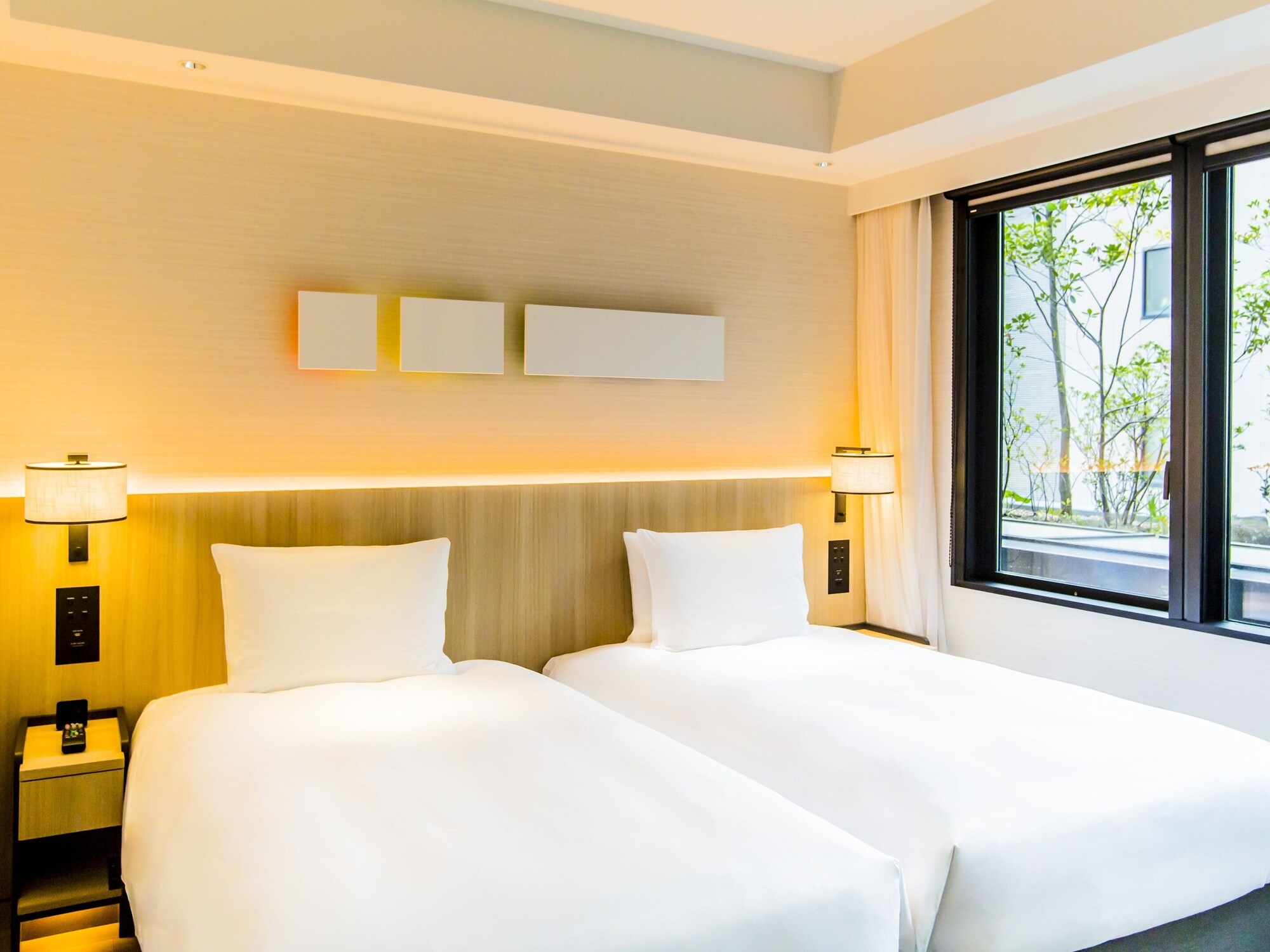 ROOM, TWIN BEDS, GARDEN VIEW, BATHTUB