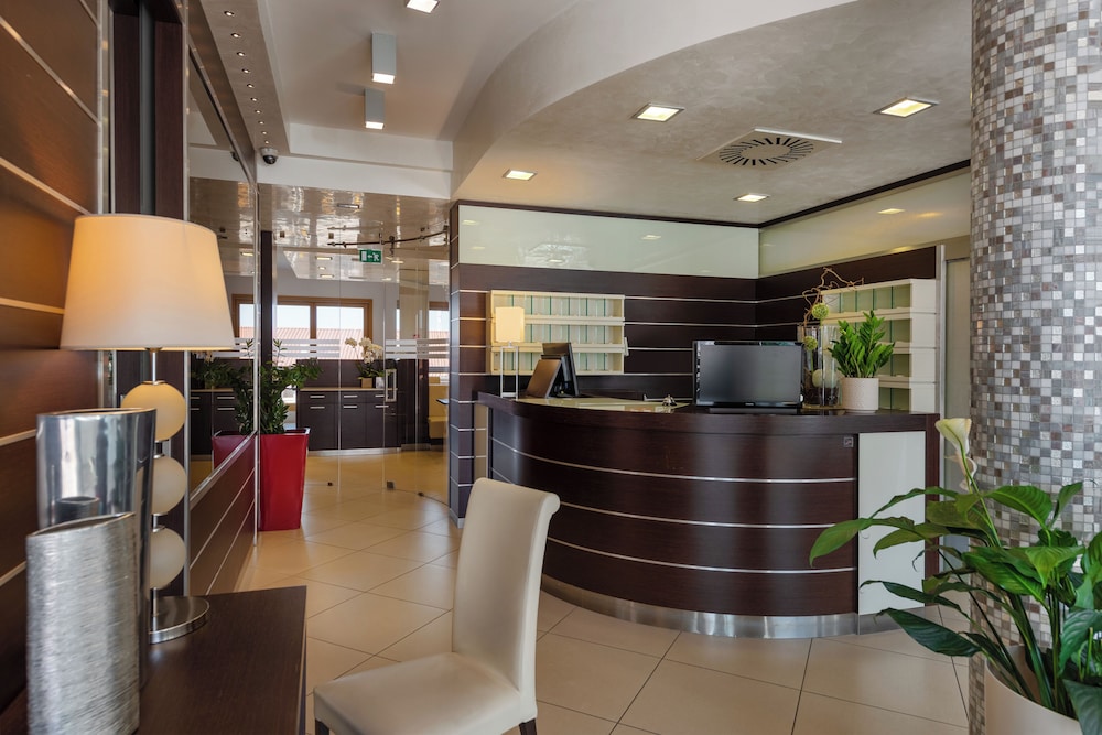 Kairos Garda Hotel 8/47