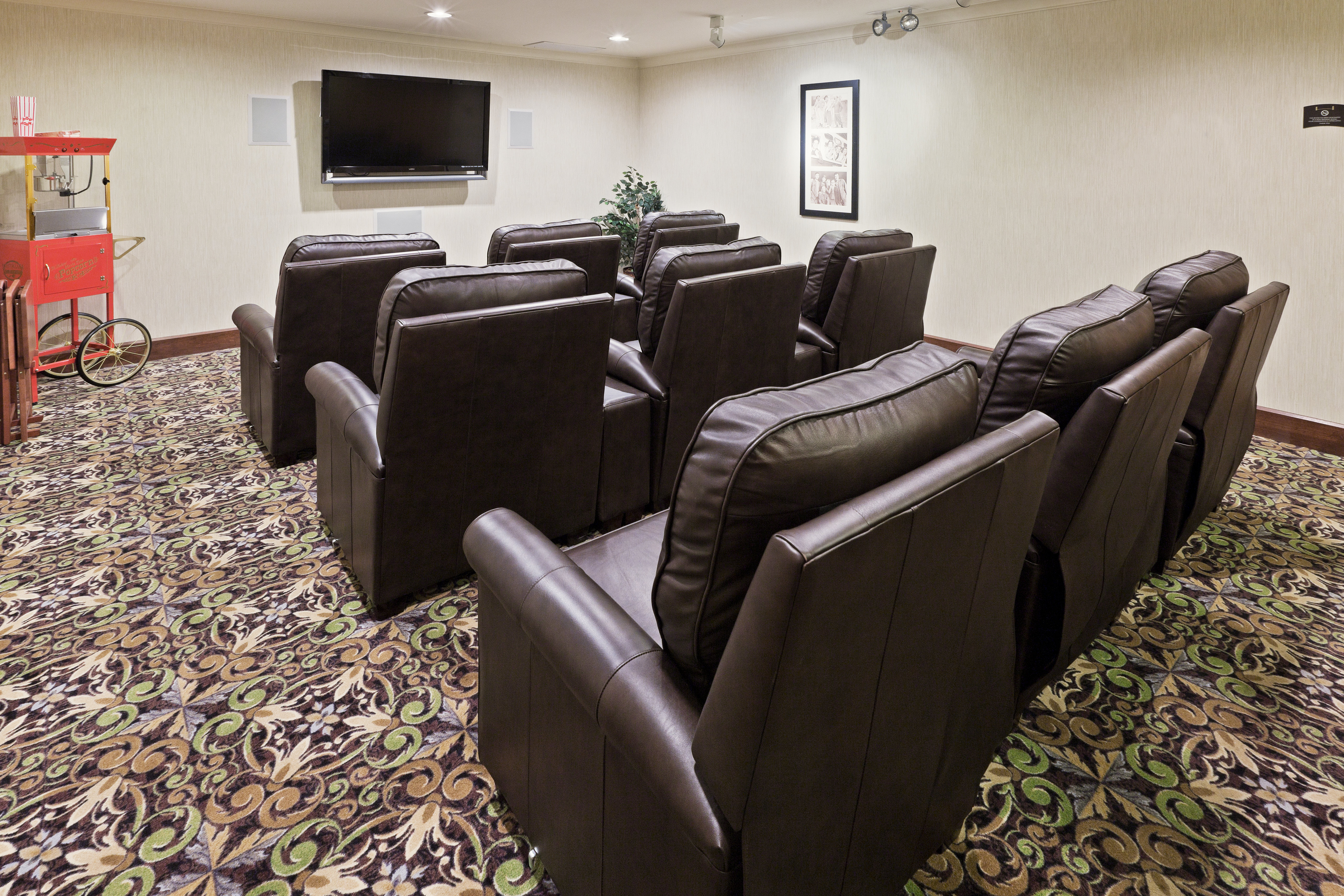 Staybridge Suites Wichita 68/79