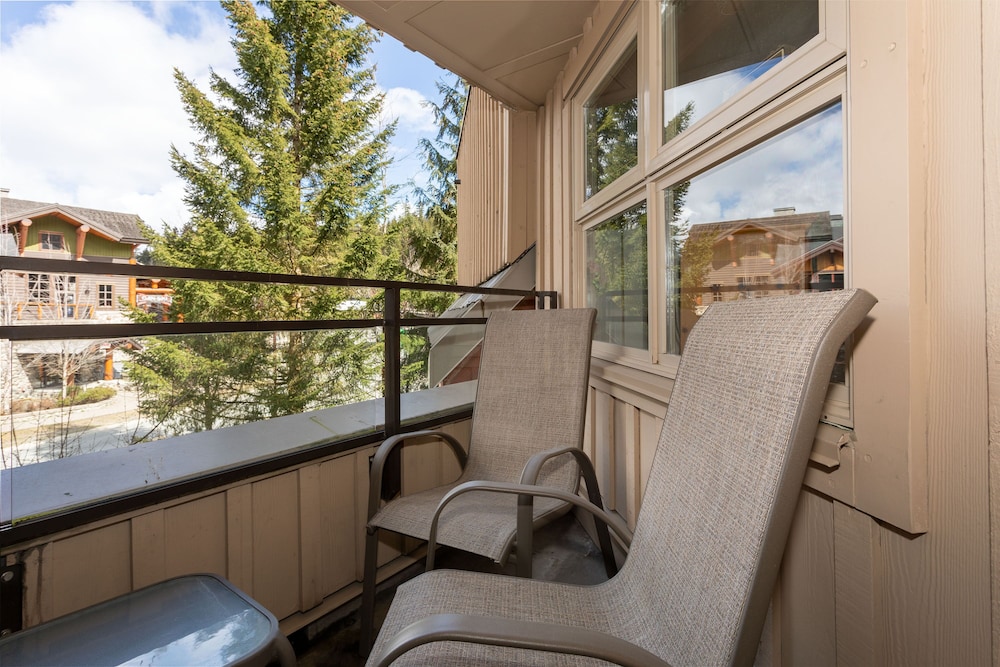 Lake Placid Lodge by Whiski Jack 26/48