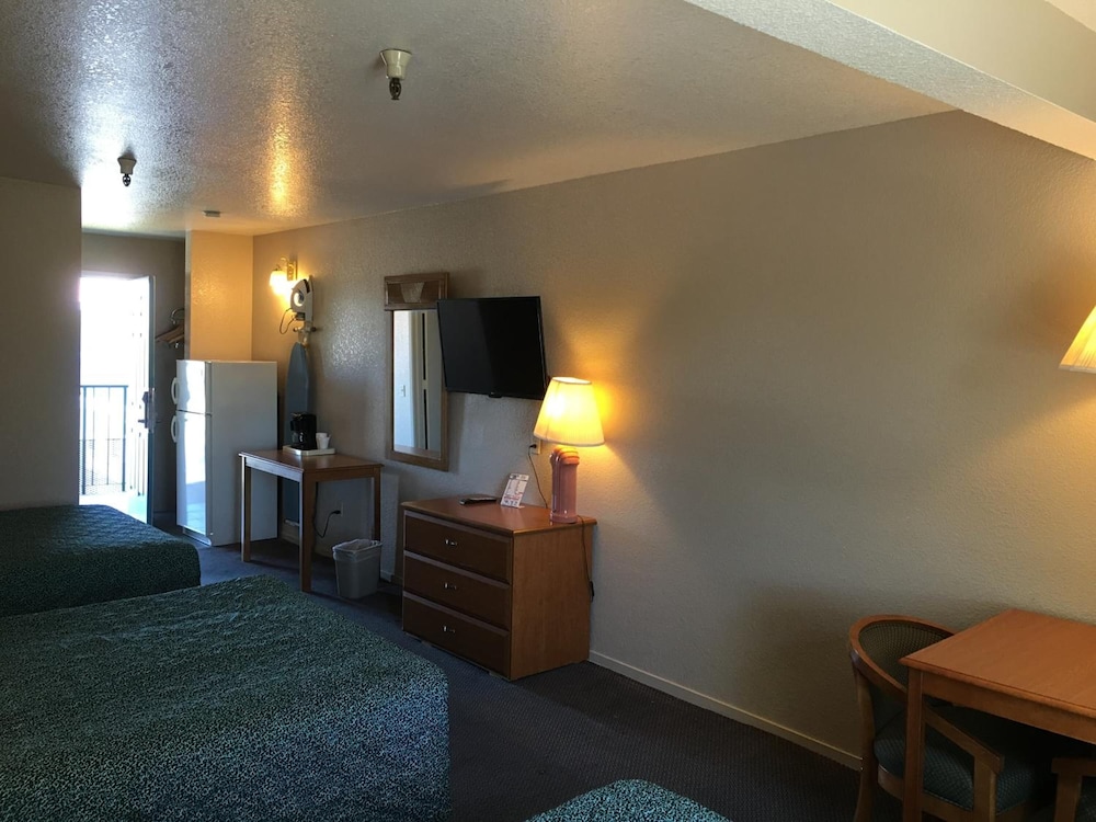 Applegate Inn 28/35