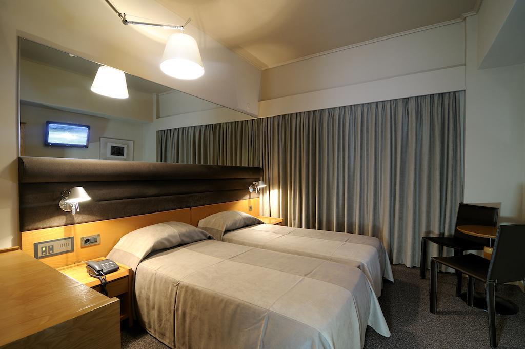 Maniatis Hotel 6/22