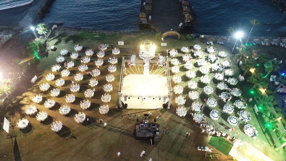 Issos Otel 1/11