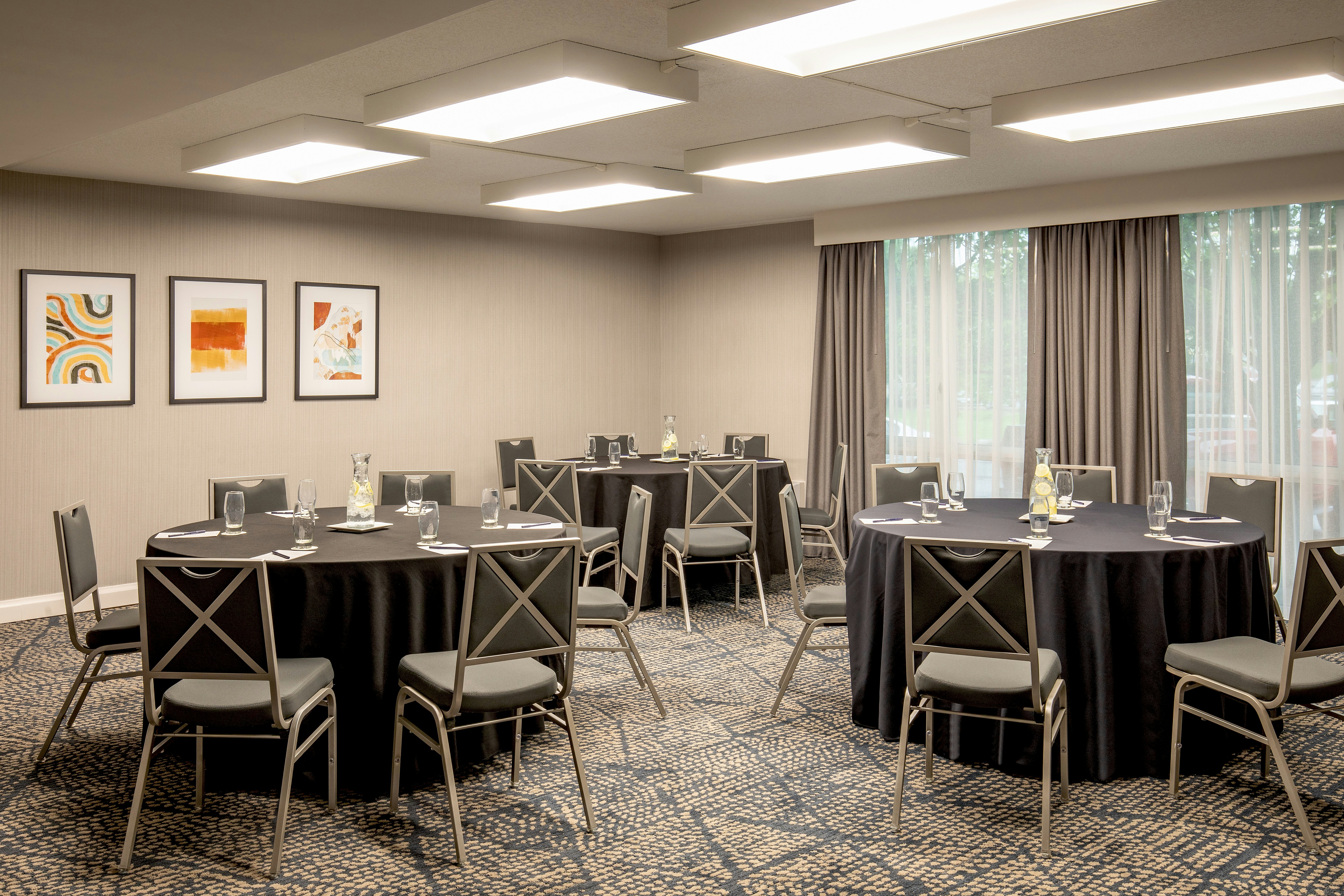 DoubleTree by Hilton Chicago - North Shore Conference Center 42/49