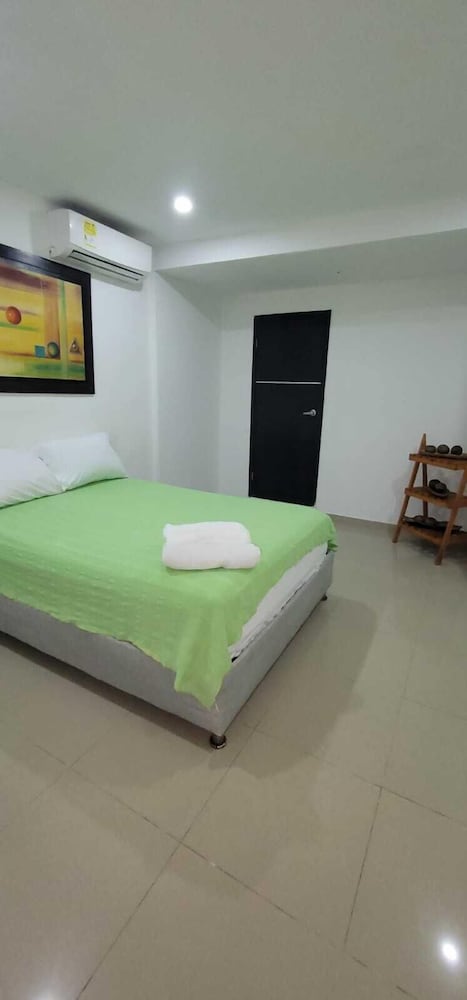 BASIC, DOUBLE BED, SHARED BATHROOM