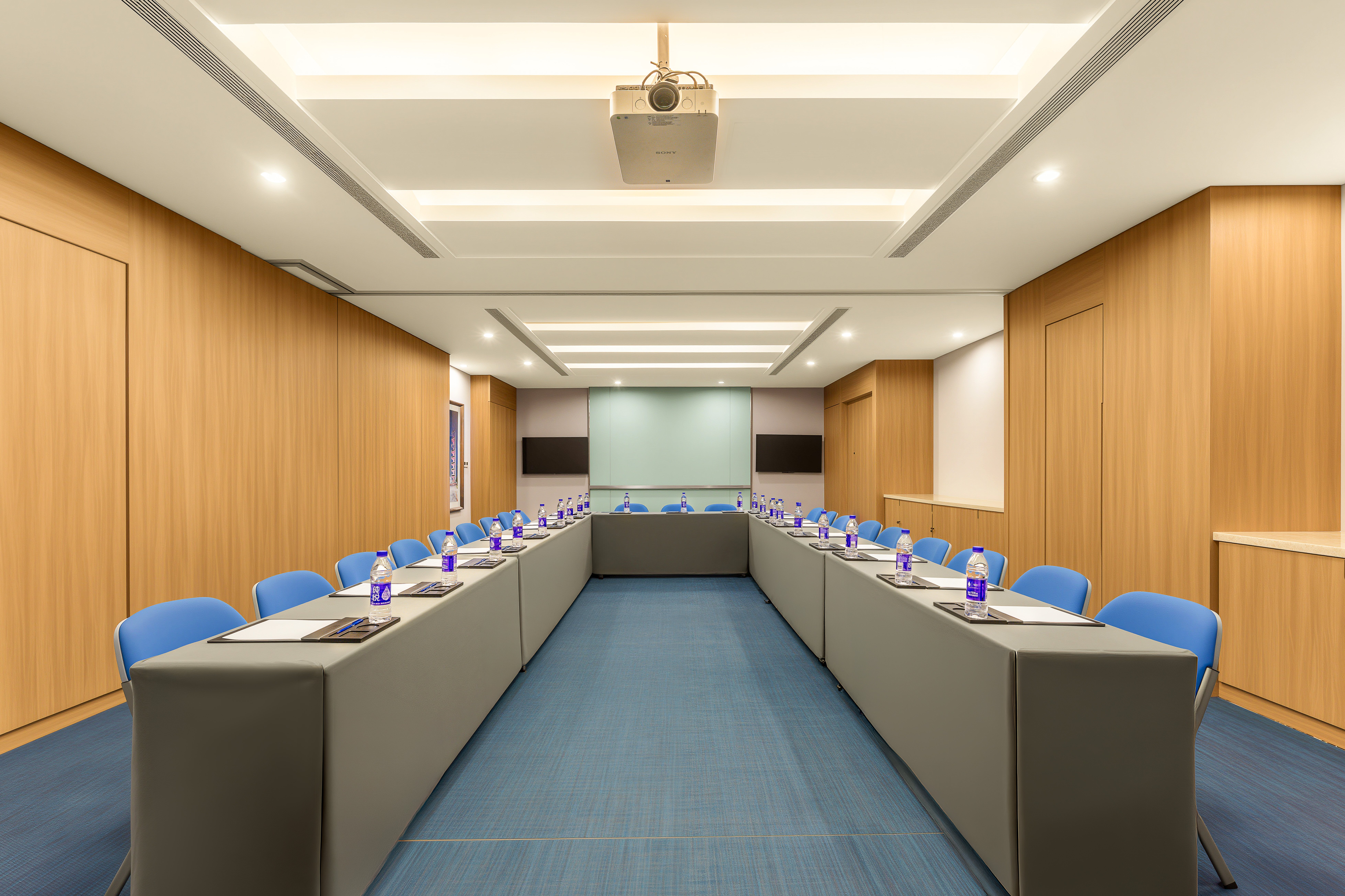 Holiday Inn Express Beijing Airport Zone 31/50