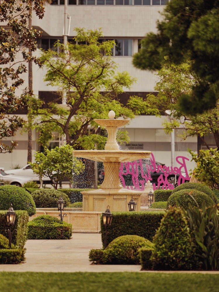 The Maybourne Beverly Hills 41/49