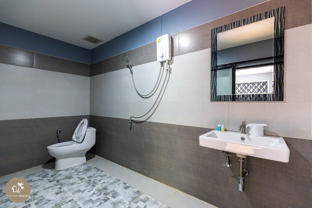 Pak Nam Resort 48/50
