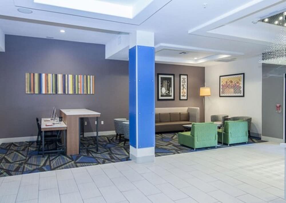 Holiday Inn Express Hotel Suites Houston Alvin 27/52